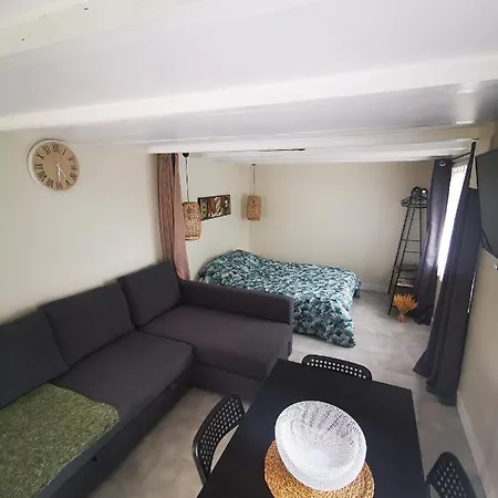 Logement Chaleureux Avec Parking Gratuit Oyre Exterior photo